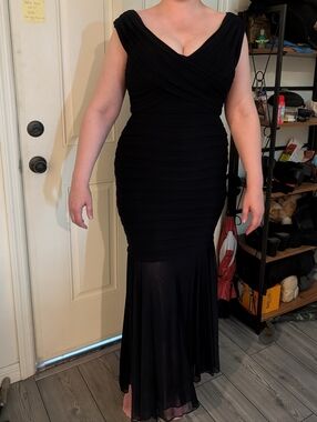 Xscape Black Ruched V-Neck Mermaid Maxi Dress